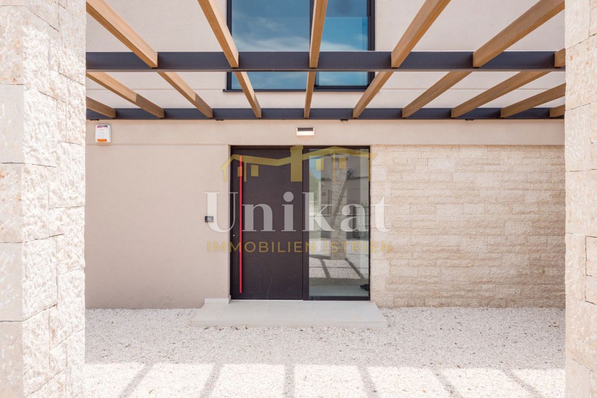 Čudovita nova vila z bazenom in savno, 303 m2 - ključ v roke